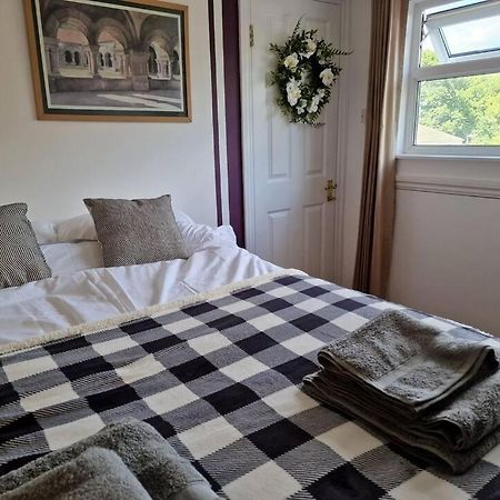 Lopez Home Crawley Ifield ภายนอก รูปภาพ
