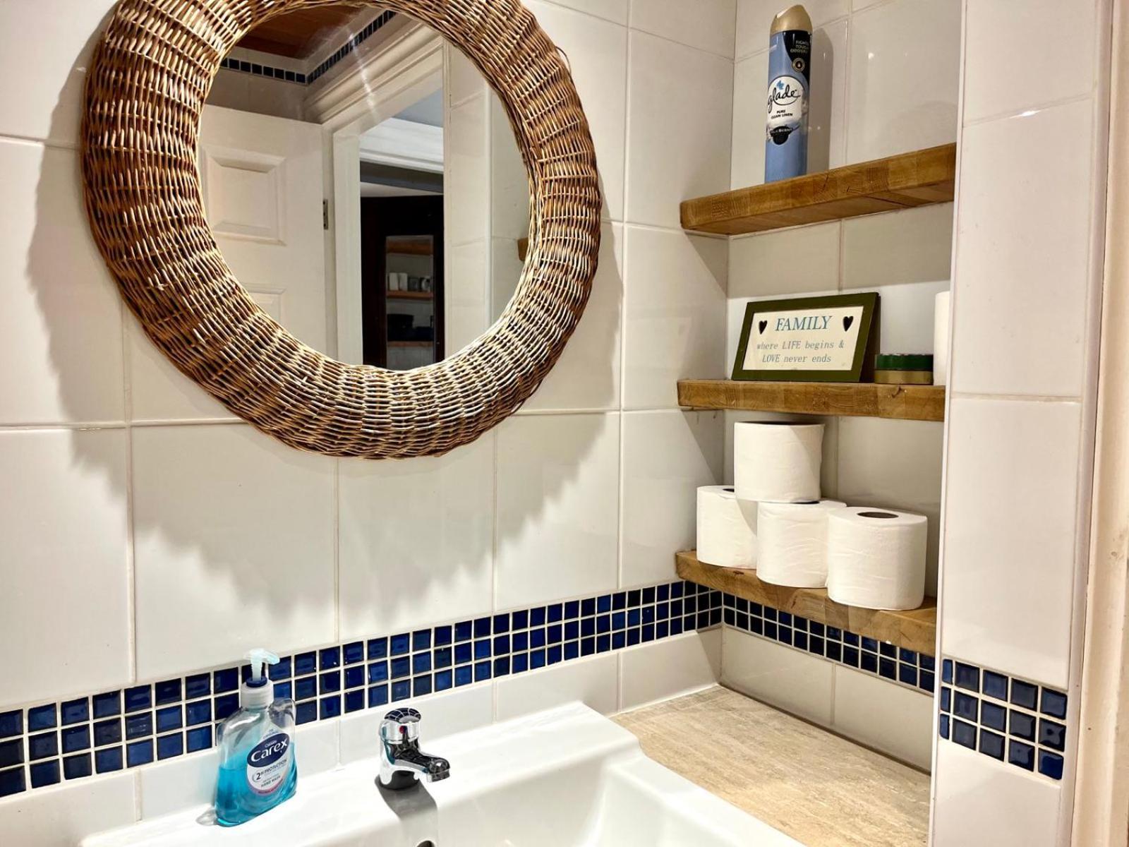 Lopez Home Crawley Ifield ภายนอก รูปภาพ