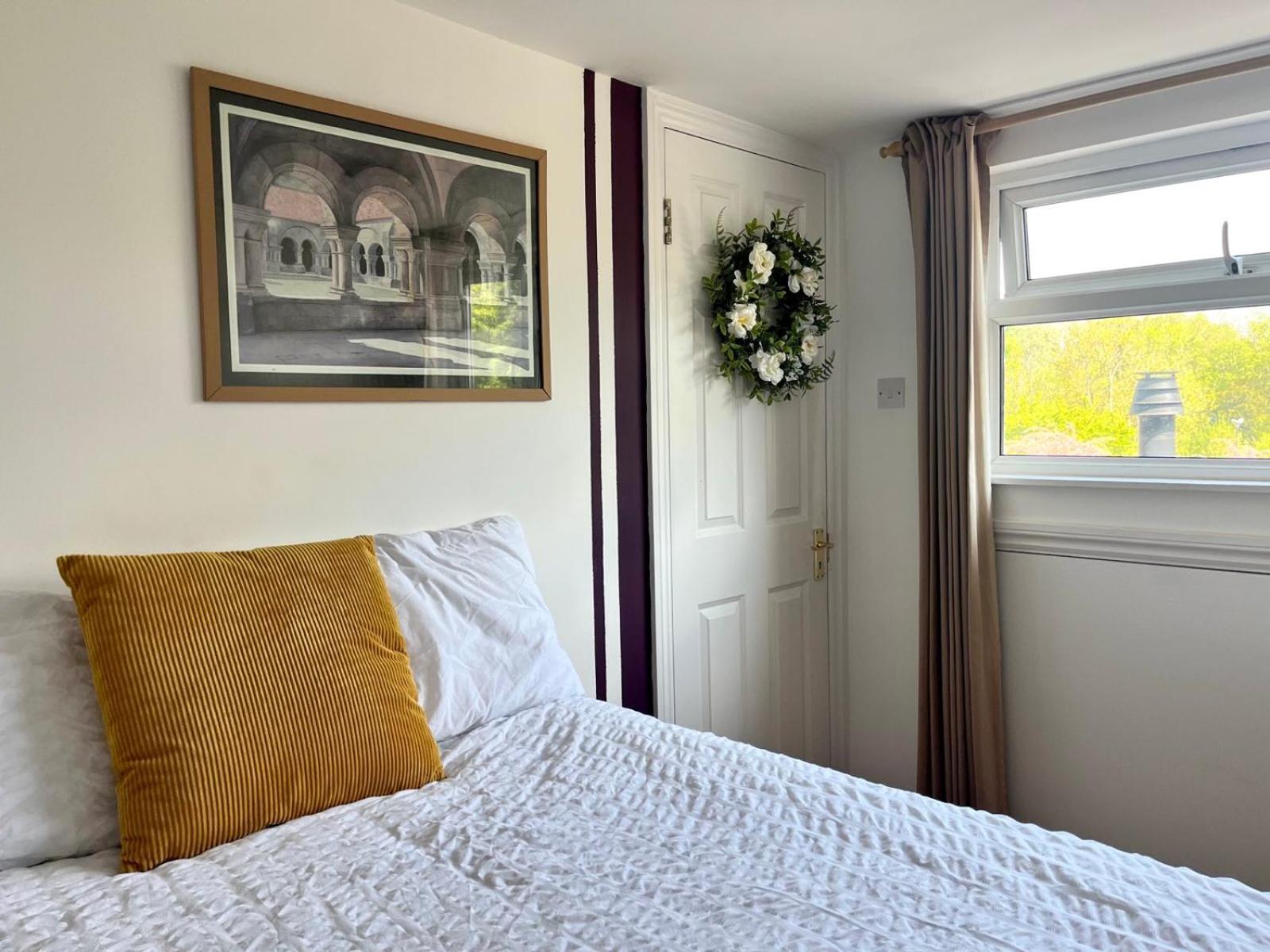 Lopez Home Crawley Ifield ภายนอก รูปภาพ